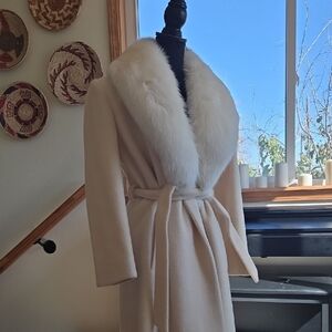 Elegant Cream Coat with Fur Collar